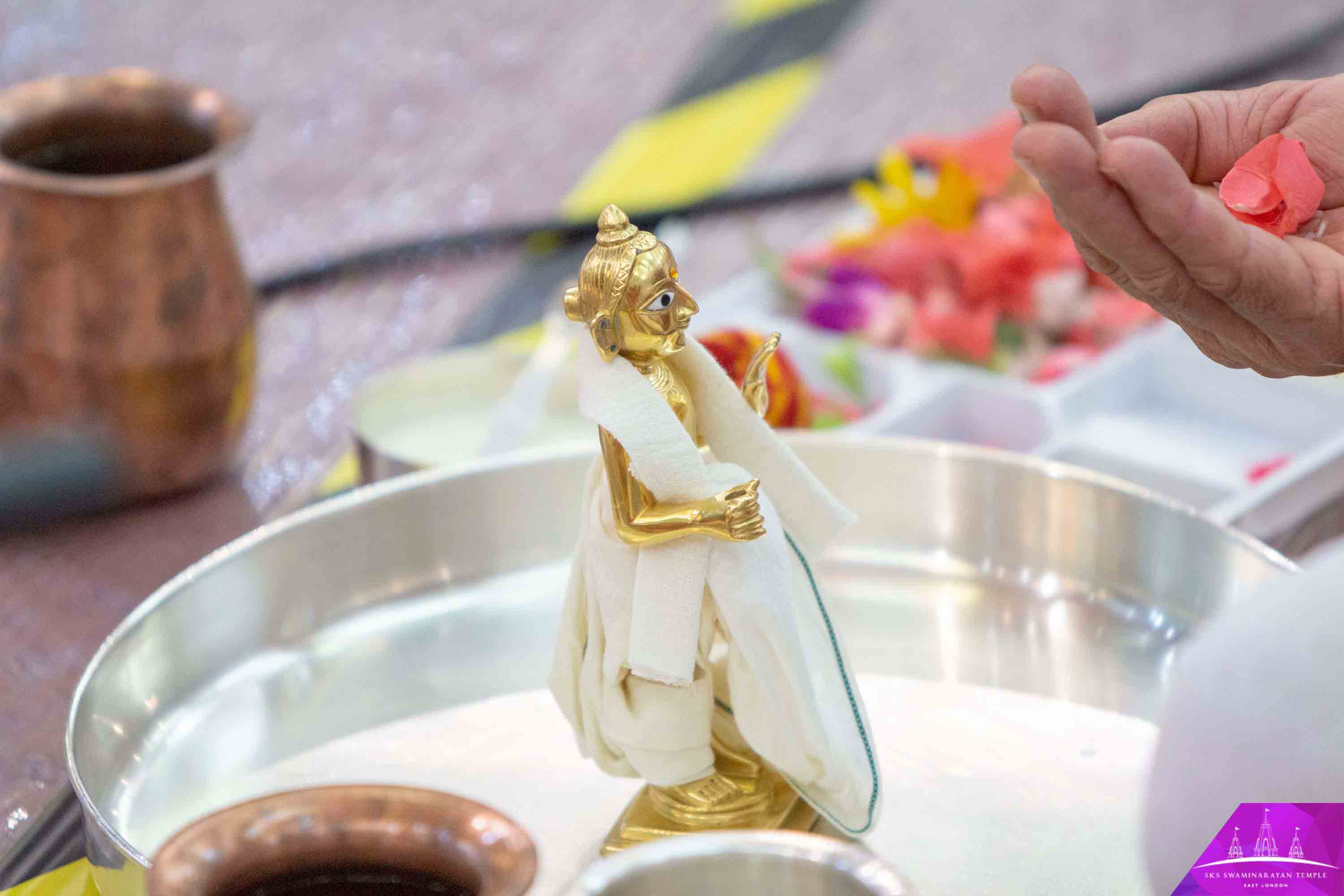 ©1987-2017 SKS Swaminarayan Temple East London